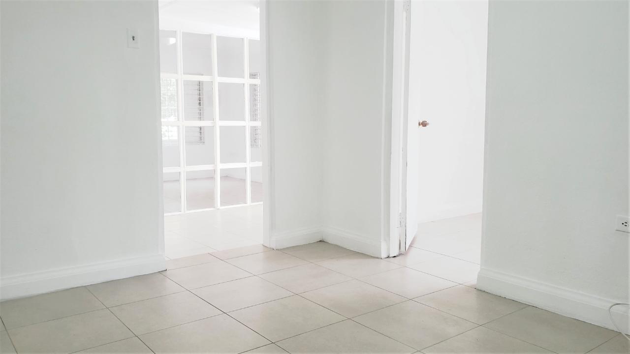 Fifth image of 5-e Phoenix Avenue in Kingston 5, St. Andrew, Jamaica - property is For Rent