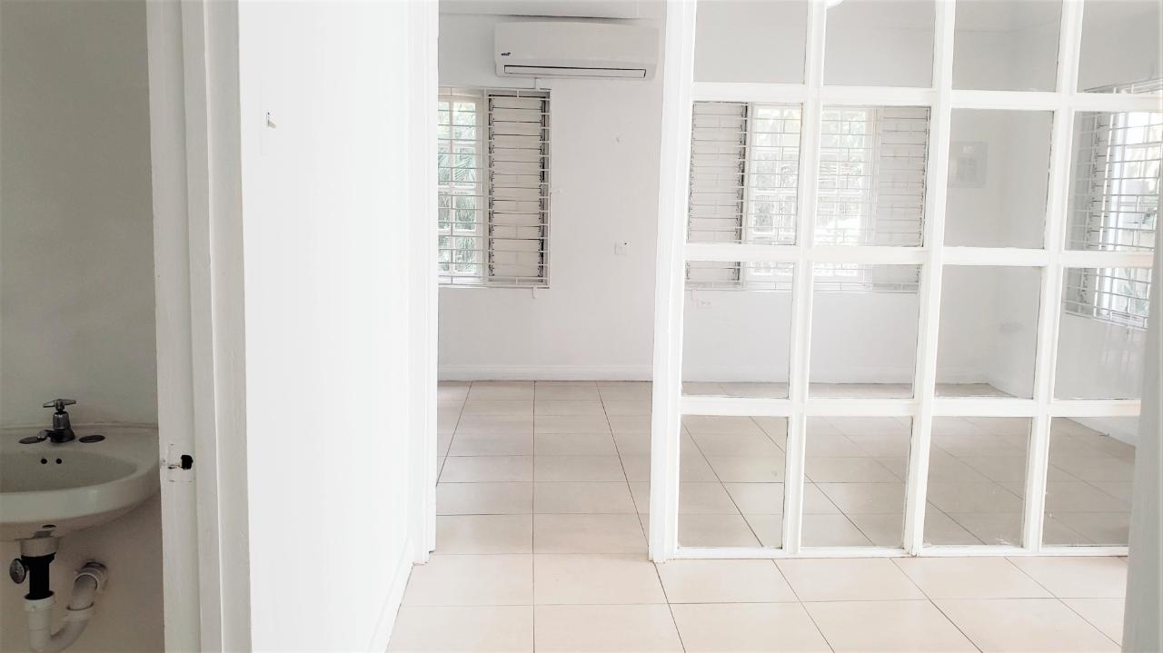 Seventh image of 5-e Phoenix Avenue in Kingston 5, St. Andrew, Jamaica - property is For Rent