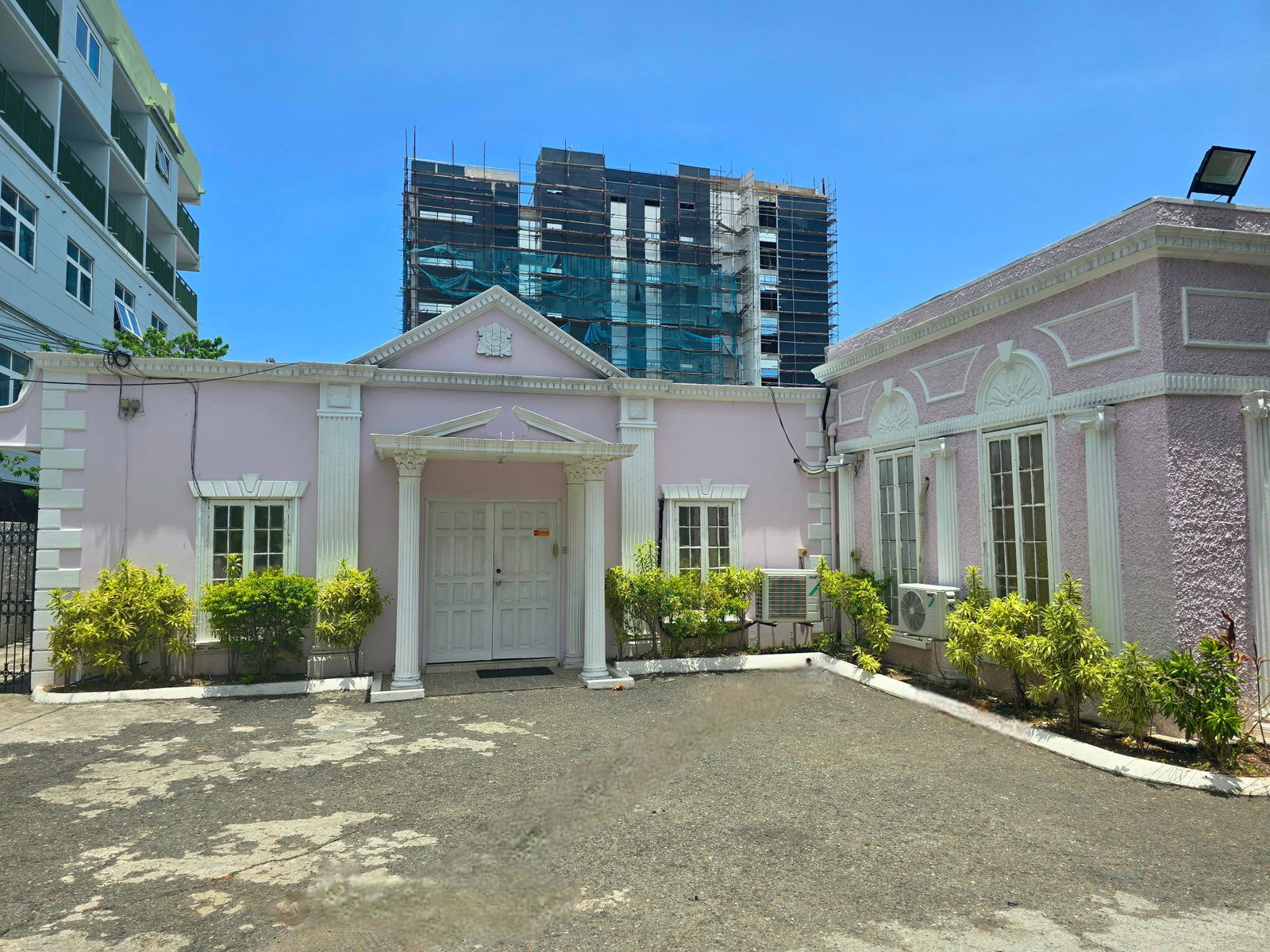 870-sq-ft-Office-Space-for-Rent-in-New-Kingston-4-Holborn-Road-Jamaica Second image of 4 Holborn Road in Kingston 5, St. Andrew, Jamaica - property is For Rent