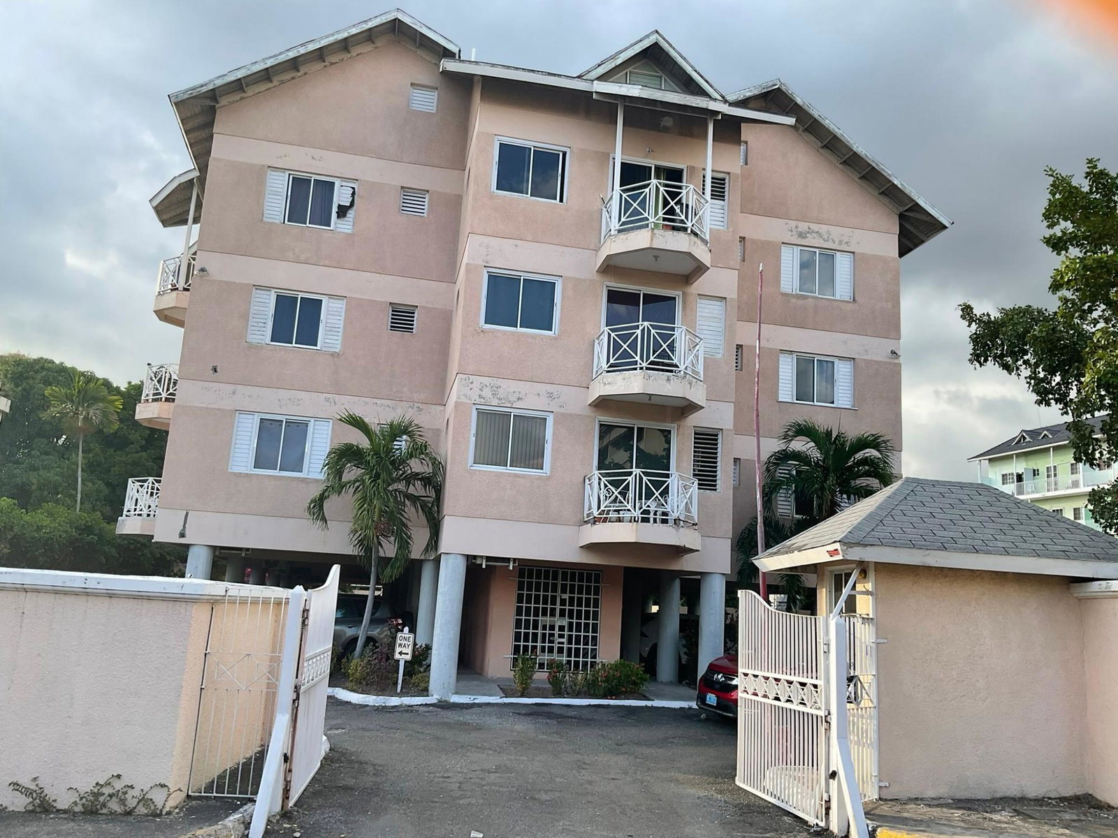 Charming-Studio-Apartment-for-Sale-in-St.-Andrew-Jamaica-–-Great-Investment-Opportunity Second image of 211-15 1/2 Kensington Crescent in Kingston 5, St. Andrew, Jamaica - property is For Sale
