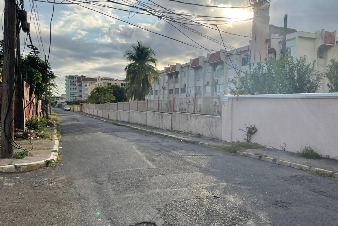 Fourth image of 211-15 1/2 Kensington Crescent in Kingston 5, St. Andrew, Jamaica - property is For Sale