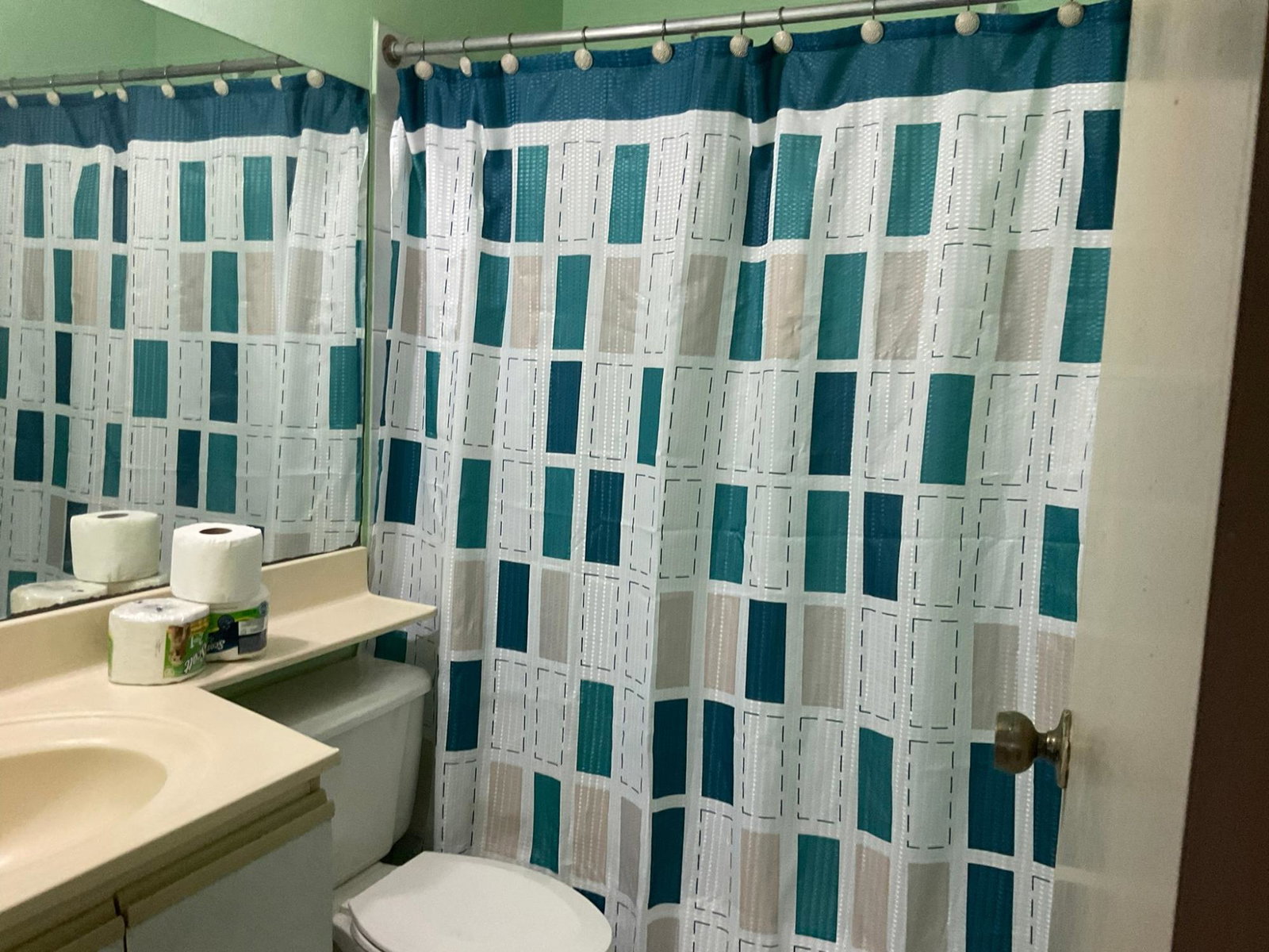 Charming-Studio-Apartment-for-Sale-in-St.-Andrew-Jamaica-–-Great-Investment-Opportunity Eighth image of 211-15 1/2 Kensington Crescent in Kingston 5, St. Andrew, Jamaica - property is For Sale