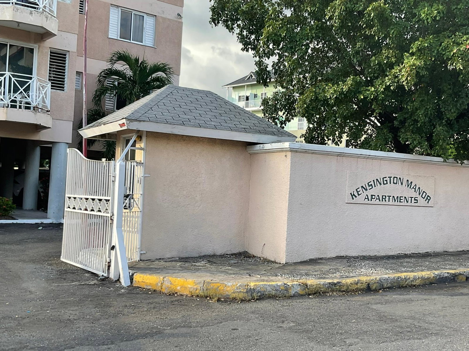 Charming-Studio-Apartment-for-Sale-in-St.-Andrew-Jamaica-–-Great-Investment-Opportunity First image of 211-15 1/2 Kensington Crescent in Kingston 5, St. Andrew, Jamaica - property is For Sale