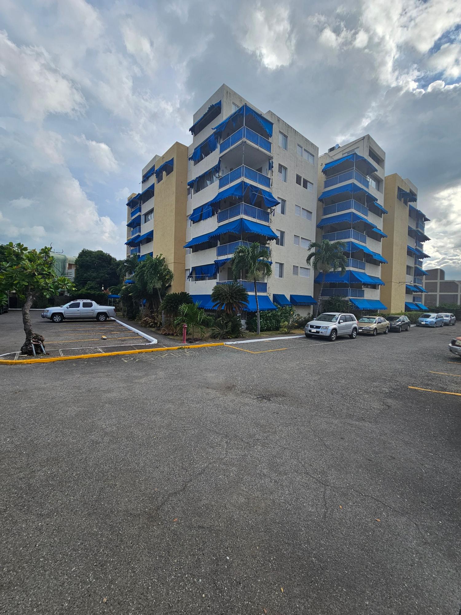 Gallery-Apartments-for-Sale-in-New-Kingston-St.-Andrew-Jamaica-2-Bed-2-Bath Second image of 17 Oxford Road in Kingston 5, St. Andrew, Jamaica - property is For Sale