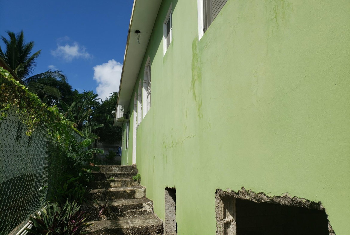 Seventh image of 335 Porto Bello Heights in Porto Bello Heights, St. James, Jamaica - property is For Sale