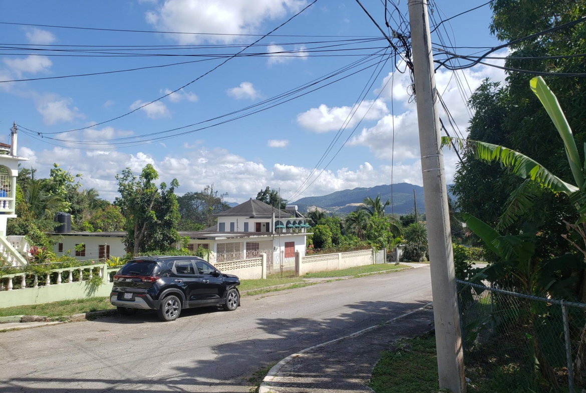 Ninth image of 335 Porto Bello Heights in Porto Bello Heights, St. James, Jamaica - property is For Sale