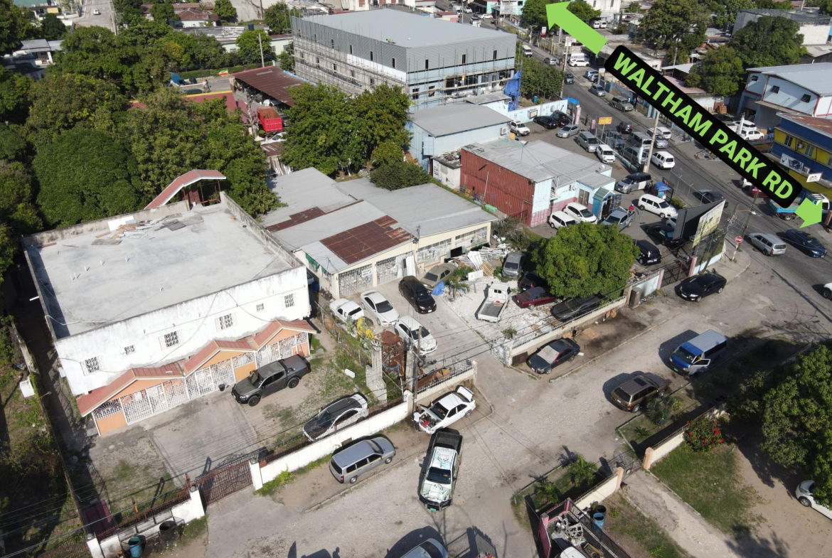 Tenth image of 6 Healthshire in Kingston 10, St. Andrew, Jamaica - property is For Sale