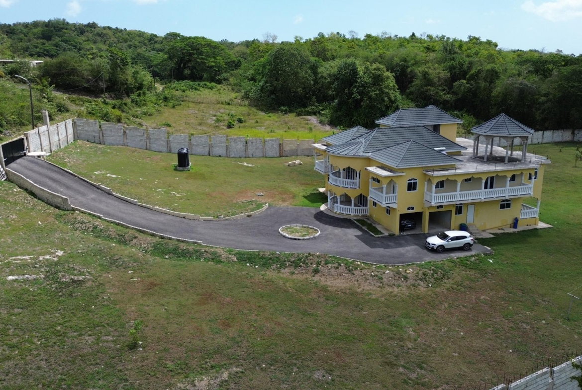 Second image of Content Adelphi in Adelphi, St. James, Jamaica - property is For Sale