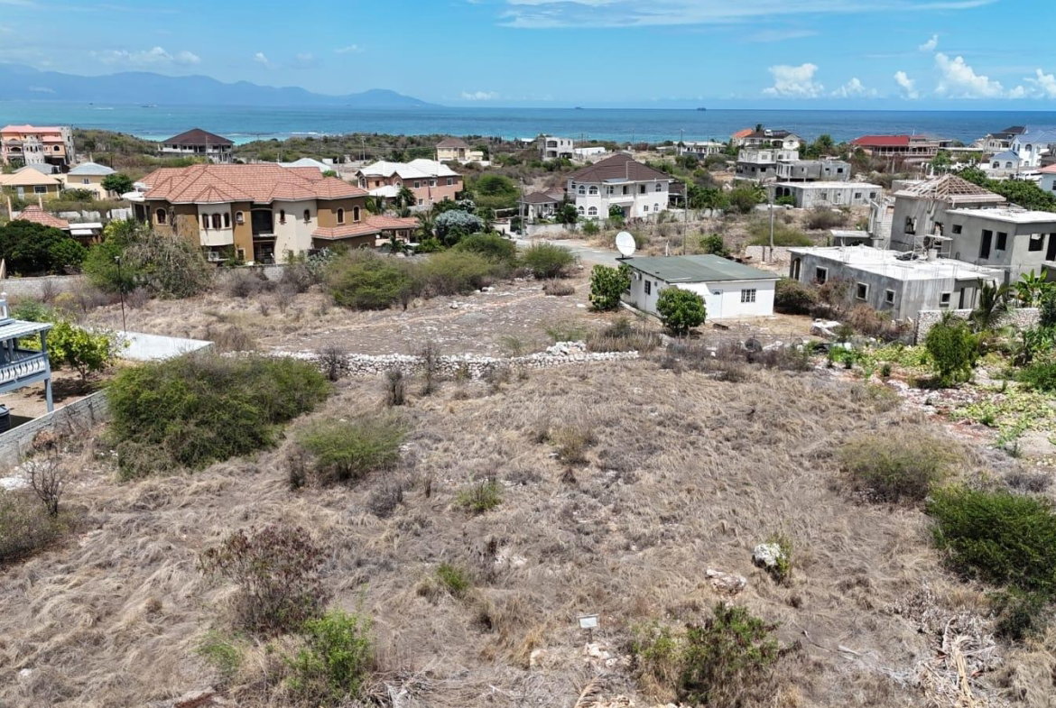 Seventeenth image of 216 Sandhill Circle in HELLSHIRE HILLS, St. Catherine, Jamaica - property is For Sale