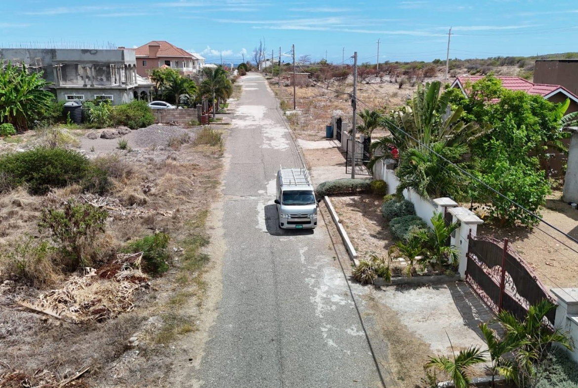 Eighteenth image of 216 Sandhill Circle in HELLSHIRE HILLS, St. Catherine, Jamaica - property is For Sale