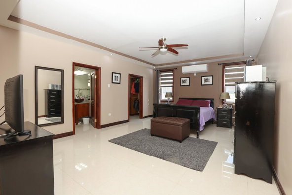 Seventh image of 19-4 Upper Musgrave Avenue in Kingston 5, St. Andrew, Jamaica - property is For Sale