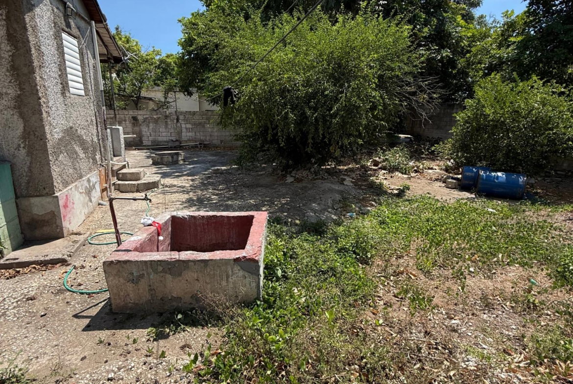 Second image of 29 Fairbourne Road in Kingston 2, Kingston, Jamaica - property is For Sale