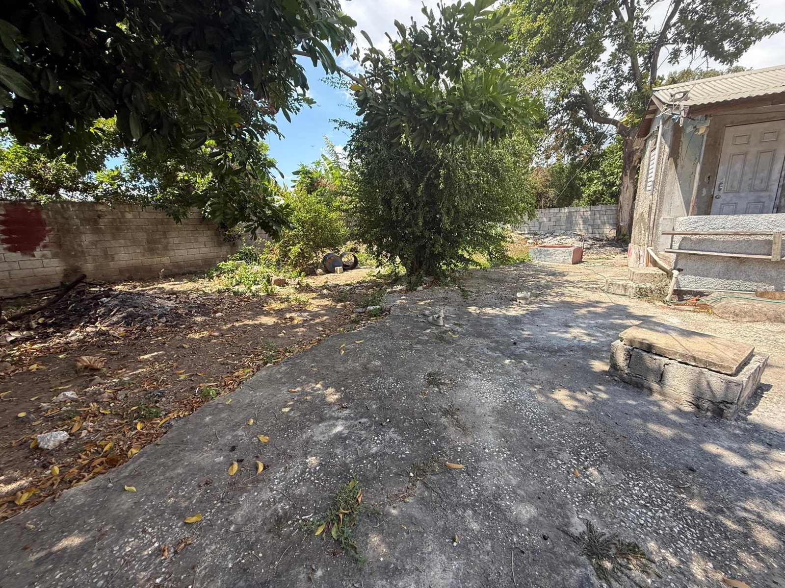 Spacious-Fixer-Upper-House-for-Sale-Near-the-Sea-–-29-Fairbourne-Rd-Kingston-Jamaica Fourth image of 29 Fairbourne Road in Kingston 2, Kingston, Jamaica - property is For Sale
