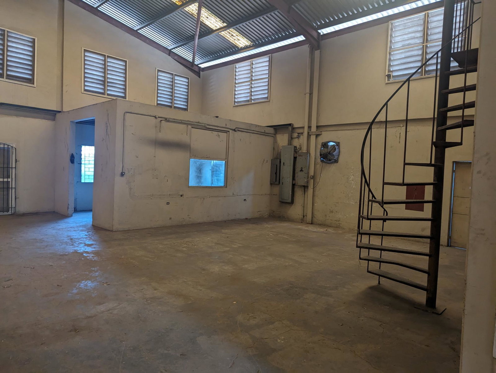 Fourth image of 10 North Avenue, Kingston 5 in Kingston 5, St. Andrew, Jamaica - property is For Rent