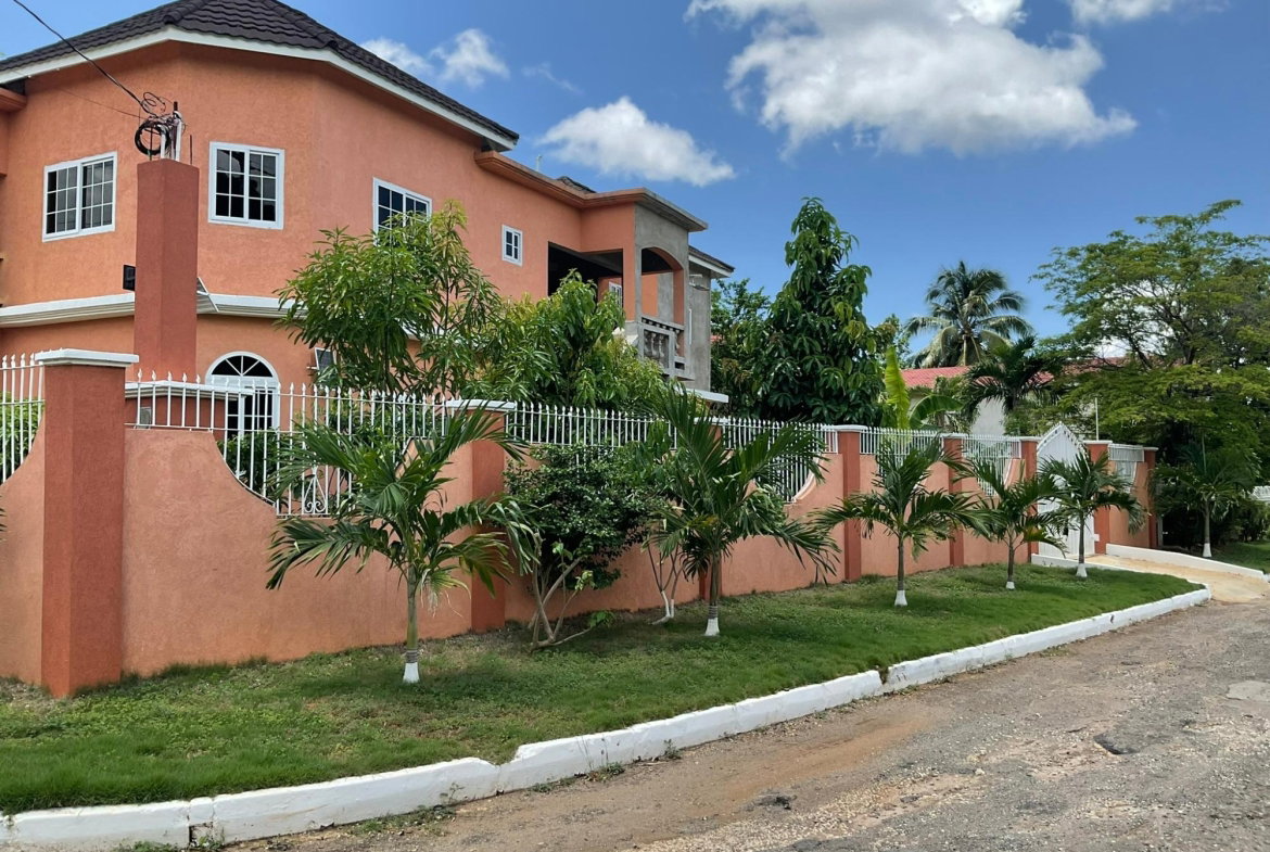 Second image of 5 Mount View Estate in St. Jago Heights, St. Catherine, Jamaica - property is For Sale
