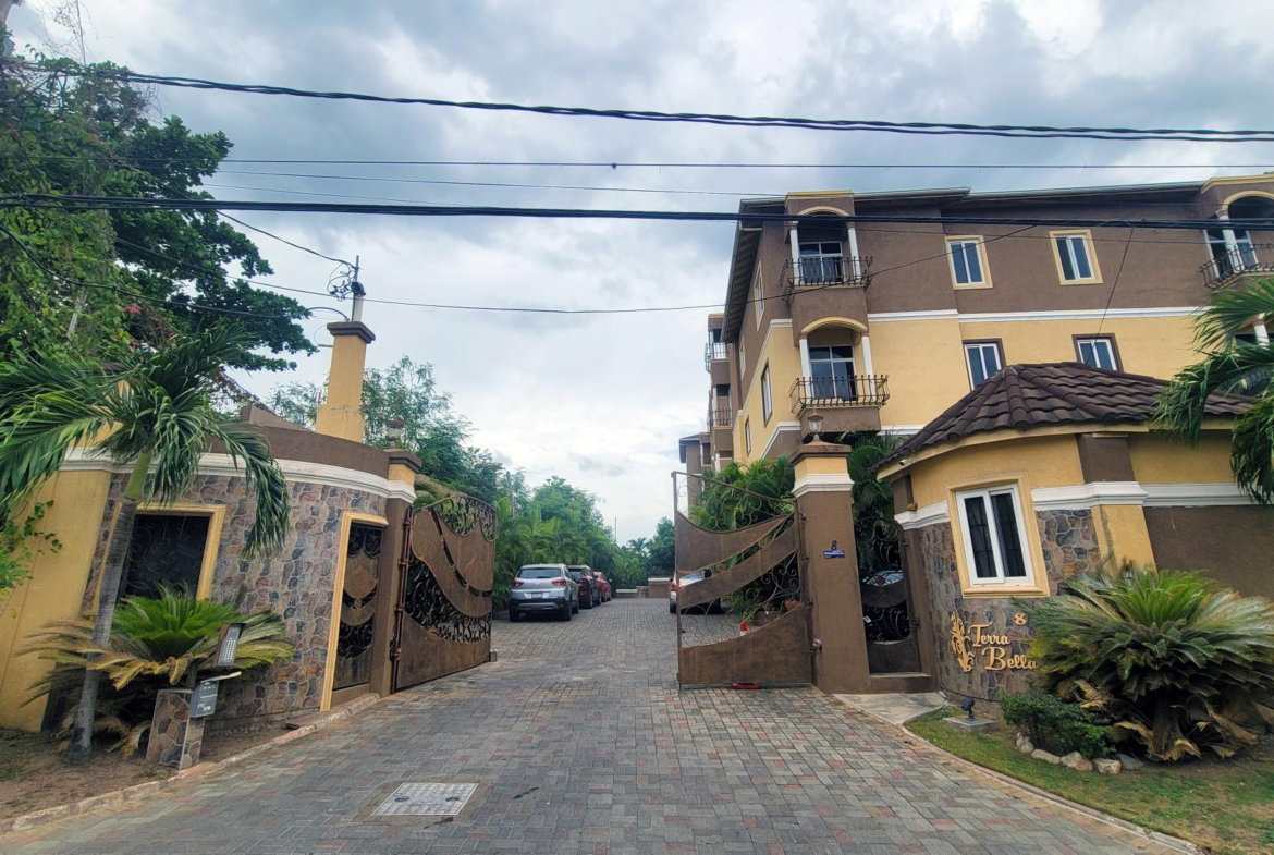Seventeenth image of 16-8 Washington Drive in Kingston 10, St. Andrew, Jamaica - property is For Rent