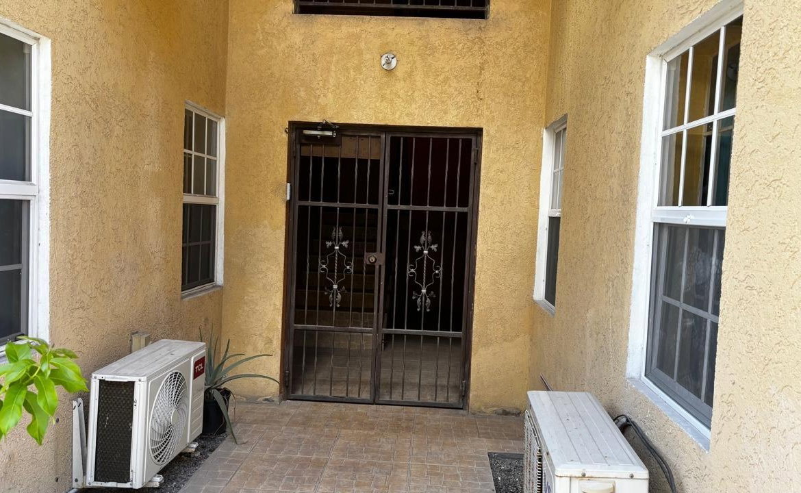 Second image of 1c- Roseneath Avenue in Kingston 6, St. Andrew, Jamaica - property is For Rent
