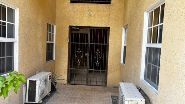 Second image of 1c- Roseneath Avenue in Kingston 6, St. Andrew, Jamaica - property is For Rent