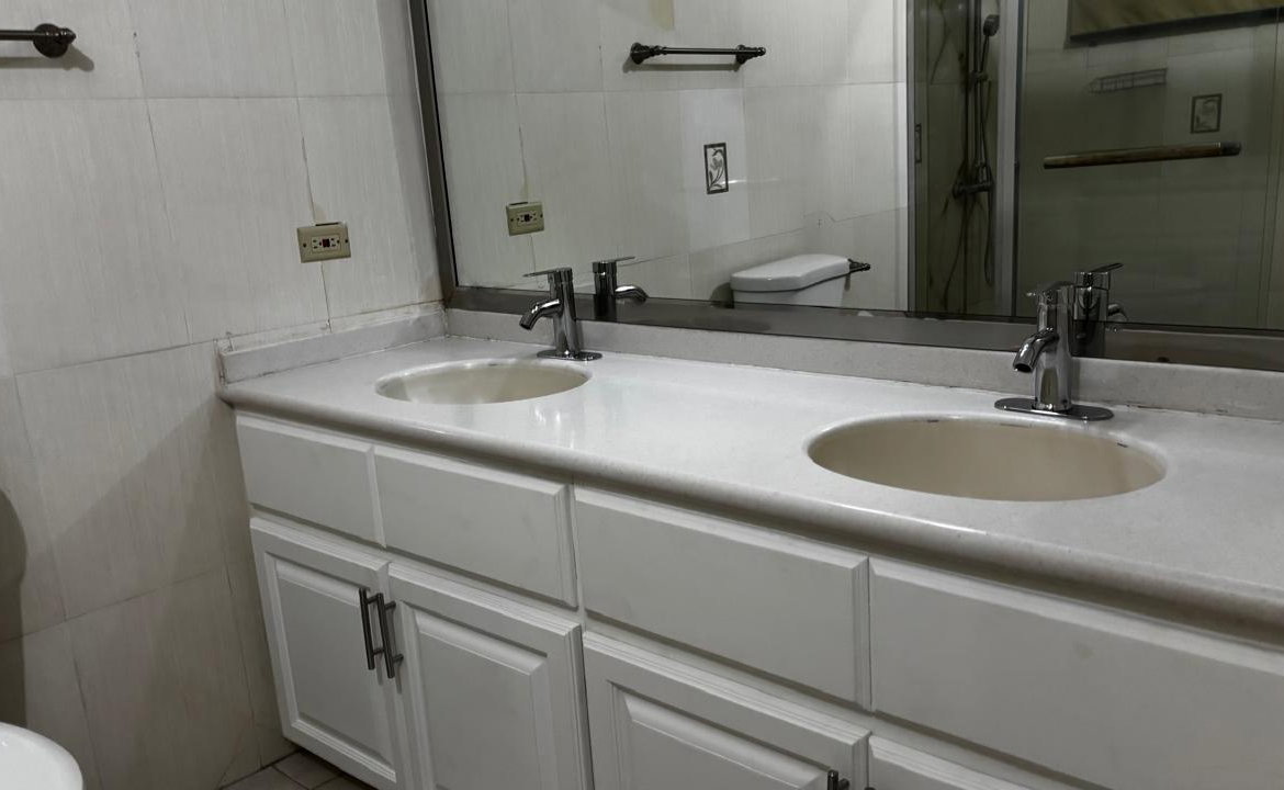 Eleventh image of 1c- Roseneath Avenue in Kingston 6, St. Andrew, Jamaica - property is For Rent