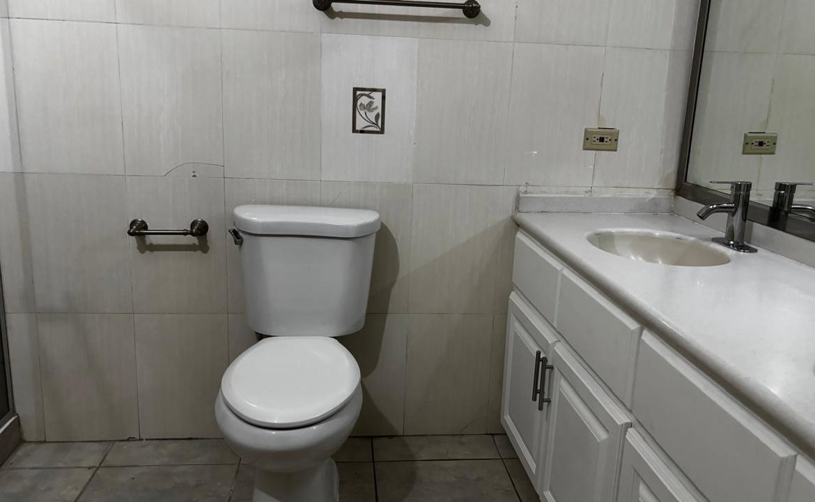 Twelfth image of 1c- Roseneath Avenue in Kingston 6, St. Andrew, Jamaica - property is For Rent