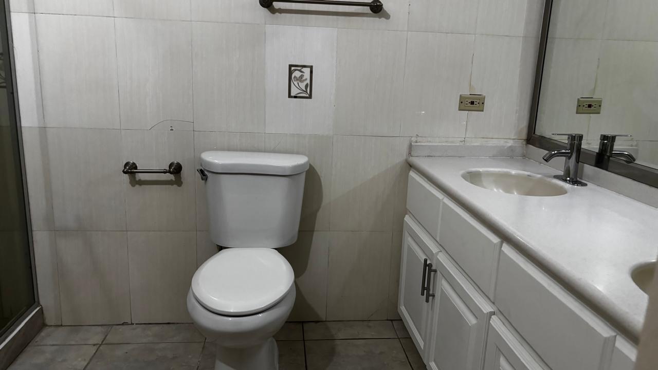 Twelfth image of 1c- Roseneath Avenue in Kingston 6, St. Andrew, Jamaica - property is For Rent
