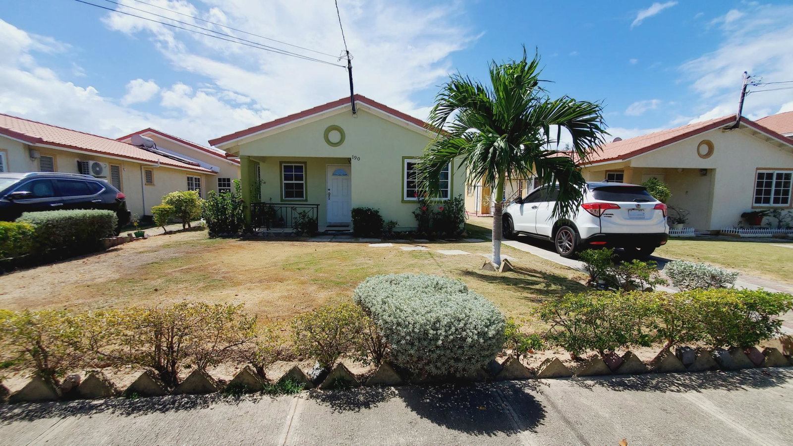 Second image of 190 Waverly Close in Portmore Country Club, St. Catherine, Jamaica - property is For Rent