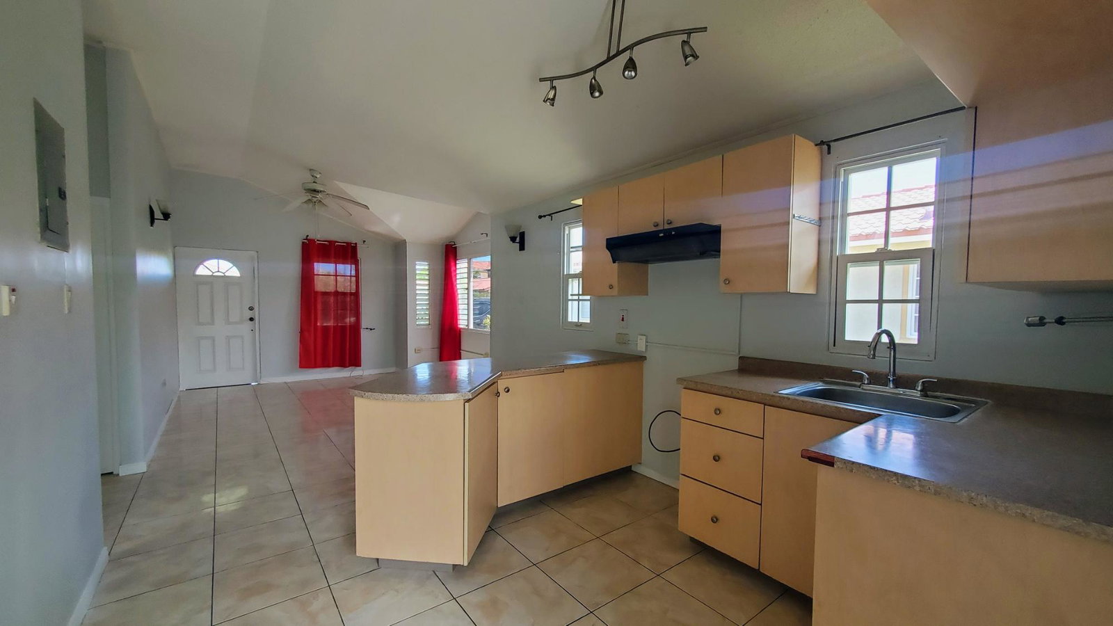 Eleventh image of 190 Waverly Close in Portmore Country Club, St. Catherine, Jamaica - property is For Rent