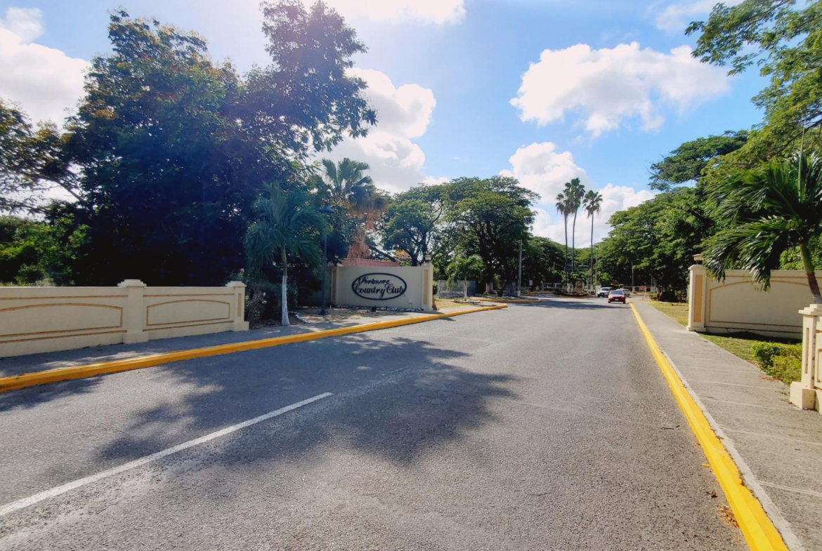 First image of 190 Waverly Close in Portmore Country Club, St. Catherine, Jamaica - property is For Rent