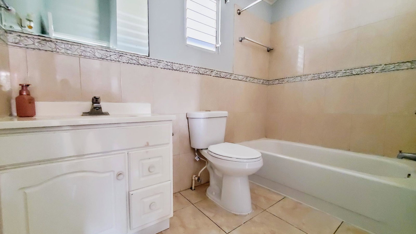 Eighteenth image of 190 Waverly Close in Portmore Country Club, St. Catherine, Jamaica - property is For Rent