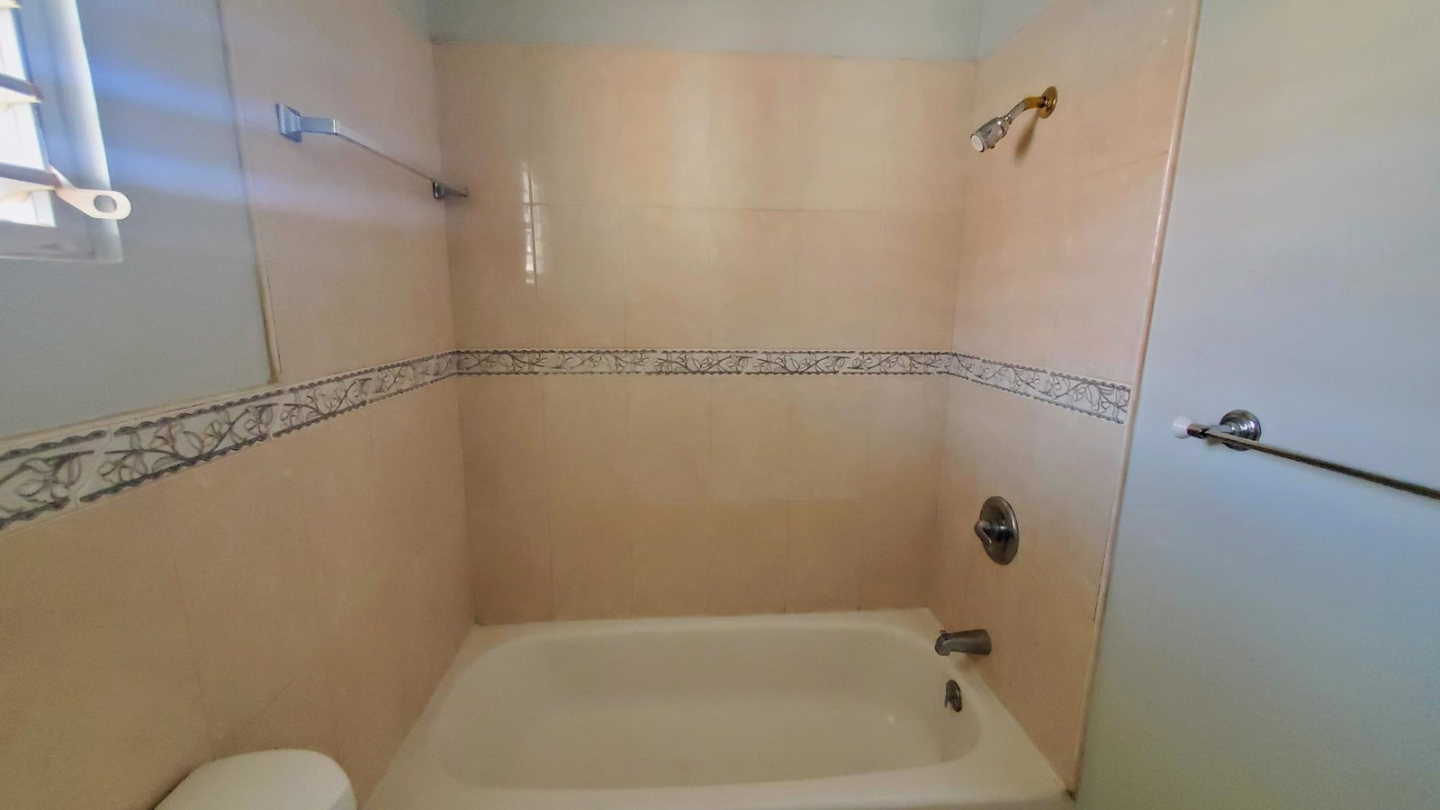 Nineteenth image of 190 Waverly Close in Portmore Country Club, St. Catherine, Jamaica - property is For Rent