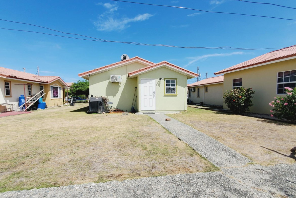 Twenty-Fourth image of 190 Waverly Close in Portmore Country Club, St. Catherine, Jamaica - property is For Rent