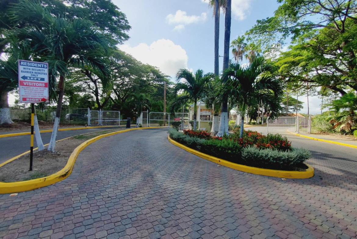 Twenty-Eighth image of 190 Waverly Close in Portmore Country Club, St. Catherine, Jamaica - property is For Rent