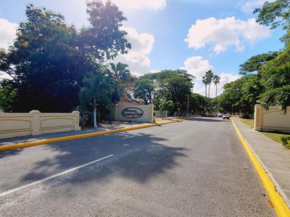 First image of 190 Waverly Close in Portmore Country Club, St. Catherine, Jamaica - property is For Rent