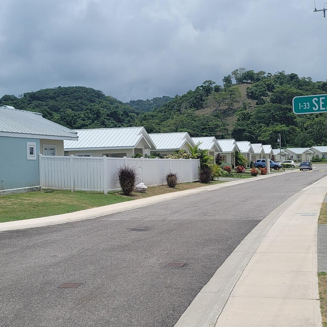 Tenth image of 10-124 Seawind, Oceanpointe in Point, Hanover, Jamaica - property is For Sale