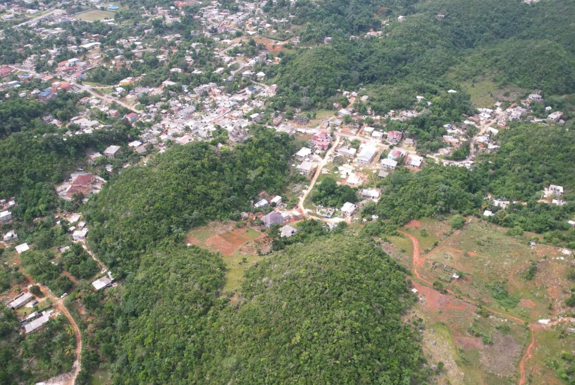 Second image of Green Vale, Manchester in Green Vale, Manchester, Jamaica - property is For Sale