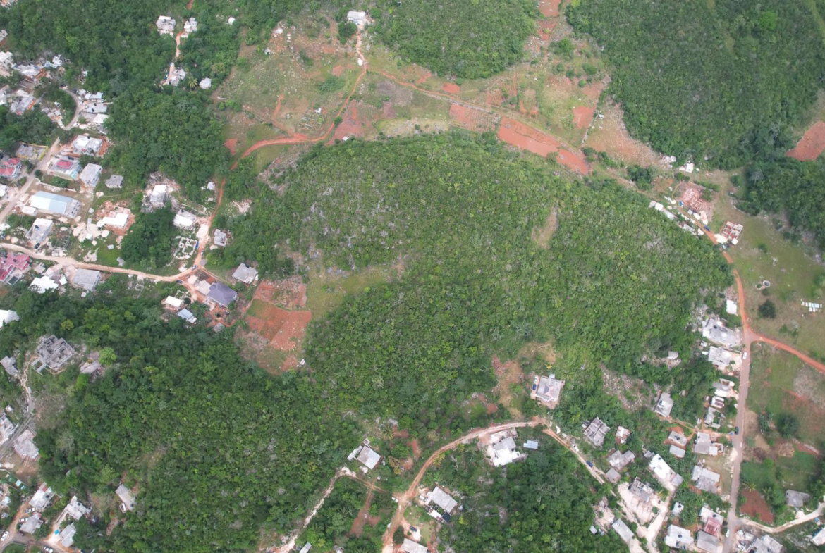 Tenth image of Green Vale, Manchester in Green Vale, Manchester, Jamaica - property is For Sale