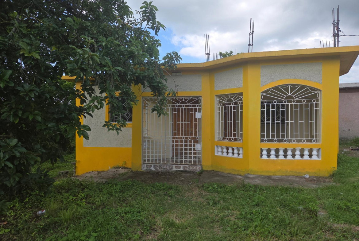 Second image of 3 King Street Linstead in Linstead, St. Catherine, Jamaica - property is For Rent