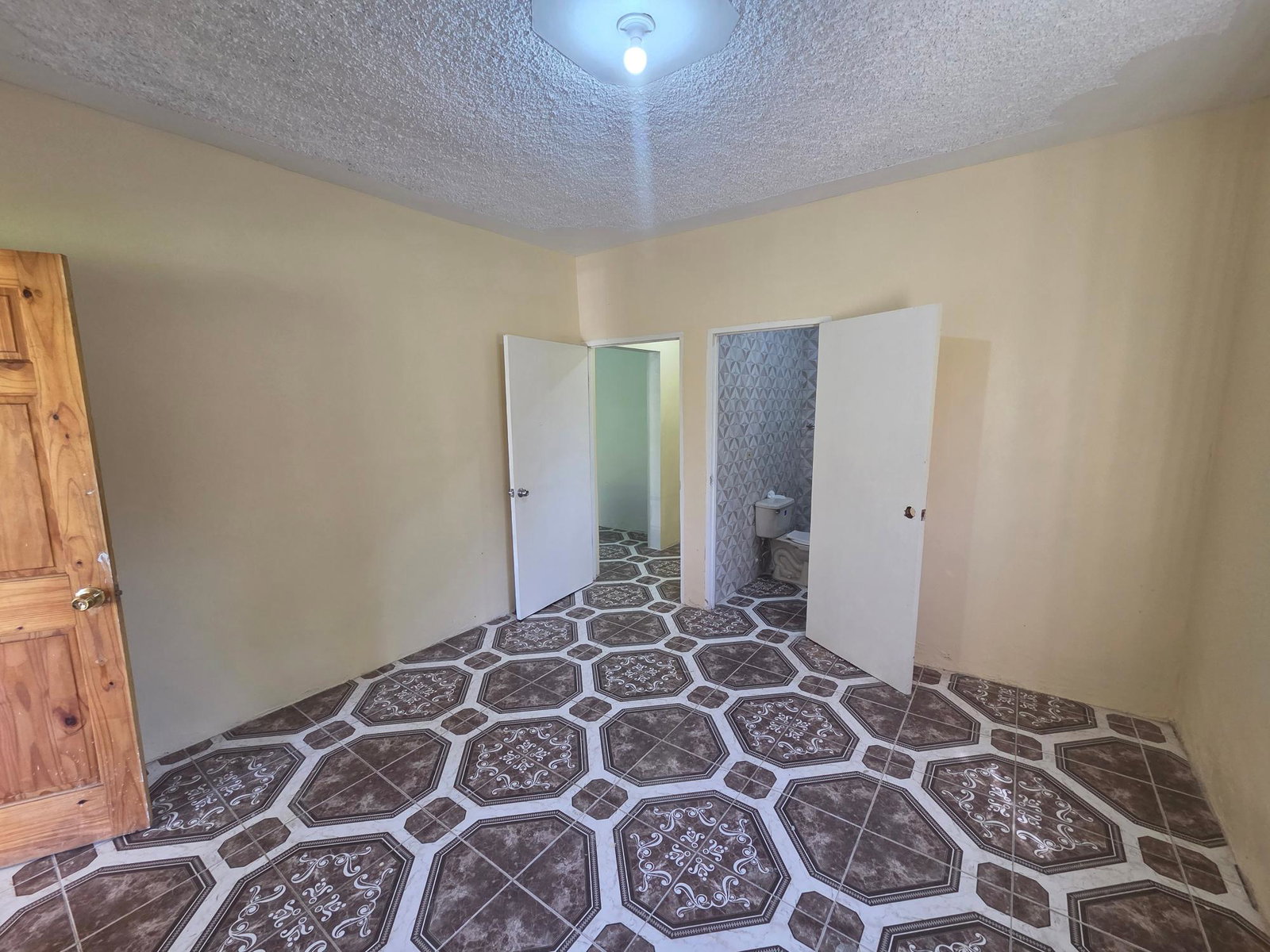 3-Bedroom-House-for-Rent-in-Linstead-St.-Catherine-Spacious-Family-Home Seventeenth image of 3 King Street Linstead in Linstead, St. Catherine, Jamaica - property is For Rent