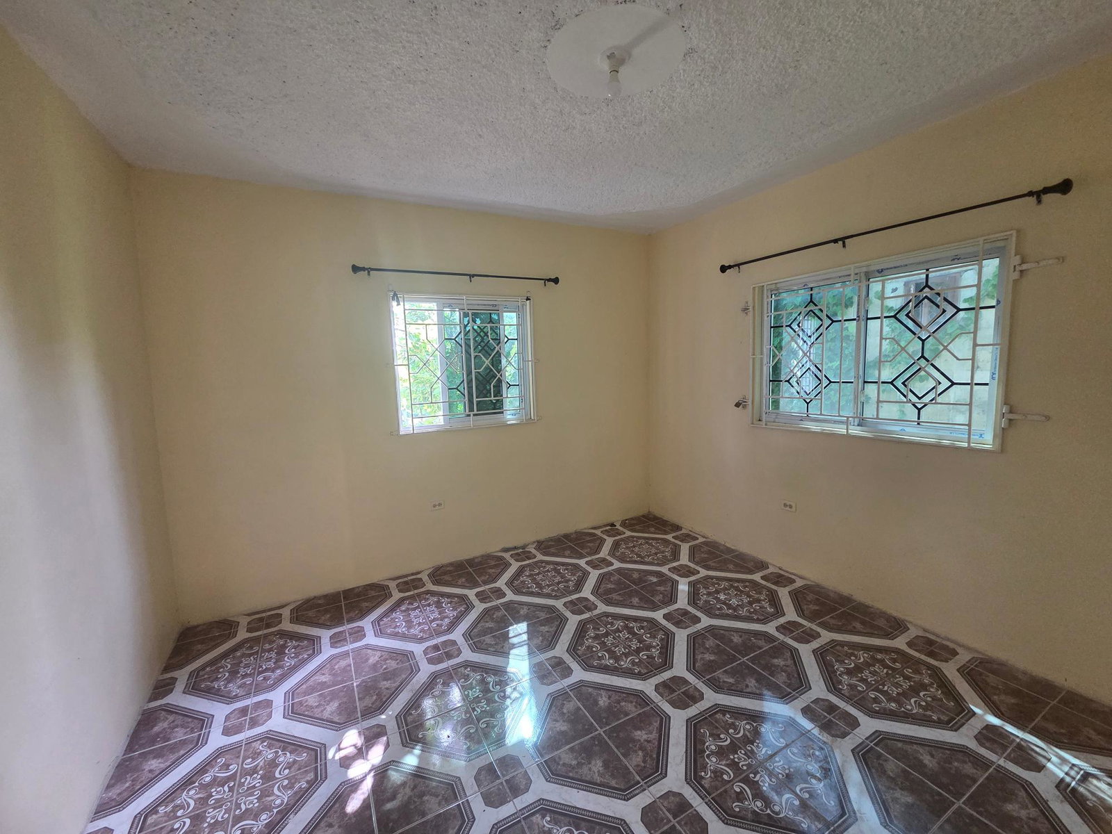3-Bedroom-House-for-Rent-in-Linstead-St.-Catherine-Spacious-Family-Home Eighteenth image of 3 King Street Linstead in Linstead, St. Catherine, Jamaica - property is For Rent