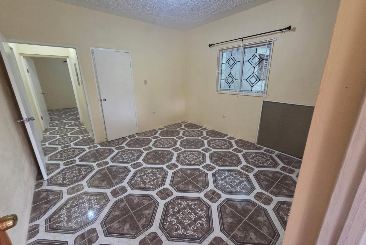 Eighth image of 3 King Street Linstead in Linstead, St. Catherine, Jamaica - property is For Rent