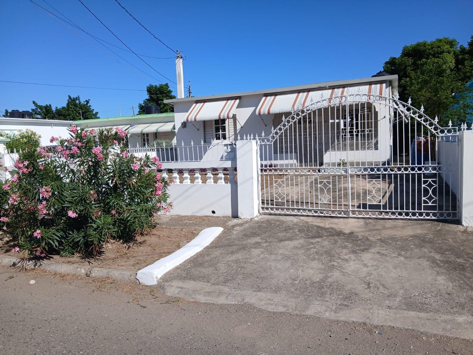 Third image of 6 Almond Close, Portmore pi in Naggo Head, St. Catherine, Jamaica - property is For Rent