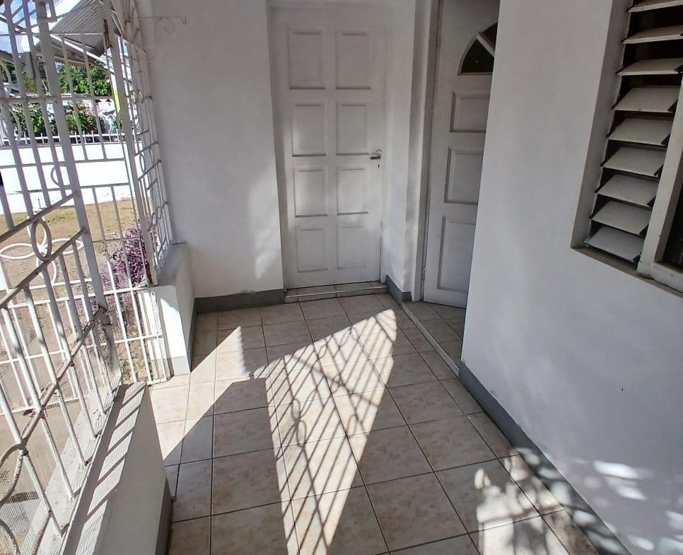 Fifth image of 6 Almond Close, Portmore pi in Naggo Head, St. Catherine, Jamaica - property is For Rent