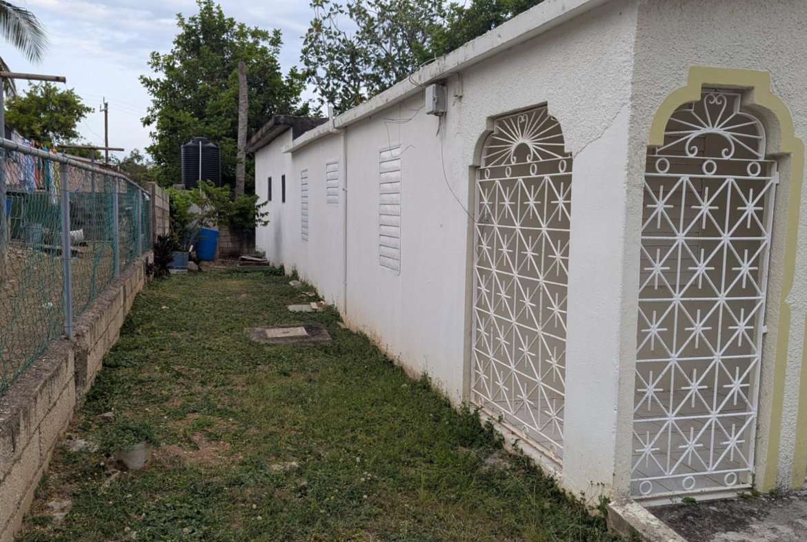 Fifteenth image of 268 Claremont Close in Claremont, St. Catherine, Jamaica - property is For Sale