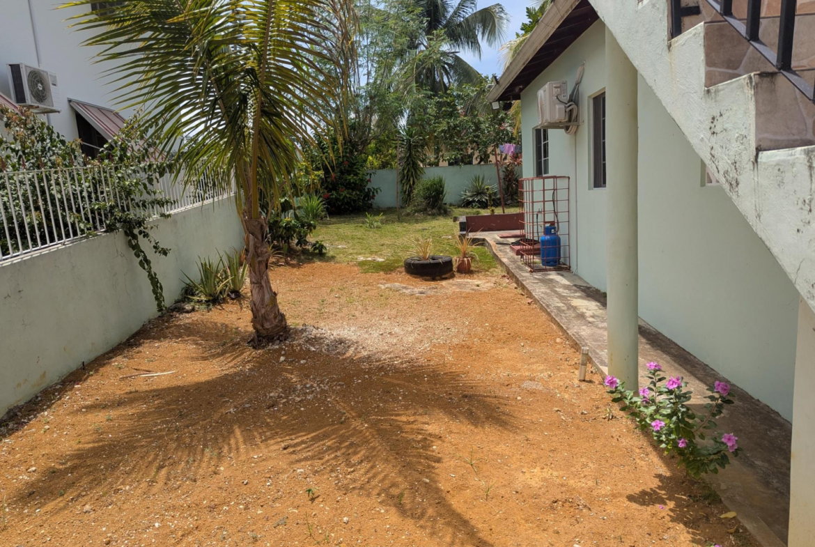 Twelfth image of Olive Park, Santa Cruz in Santa Cruz, St. Elizabeth, Jamaica - property is For Sale