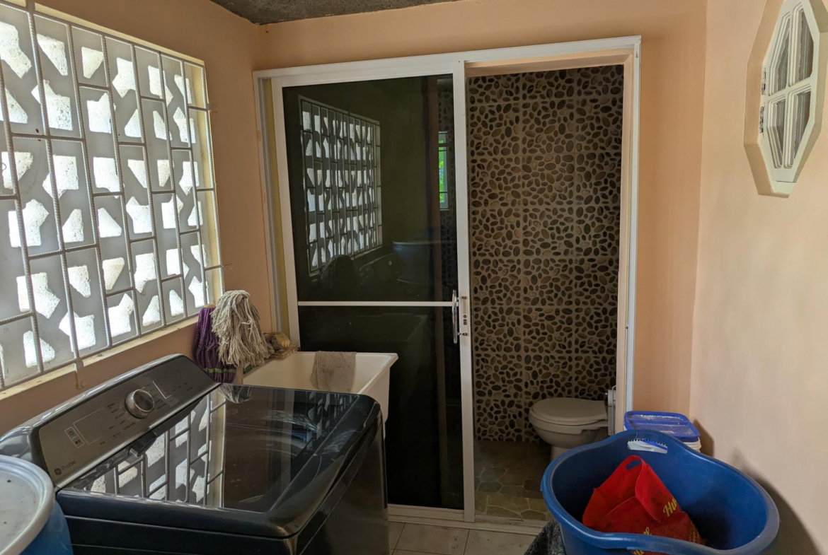 Fourteenth image of Olive Park, Santa Cruz in Santa Cruz, St. Elizabeth, Jamaica - property is For Sale
