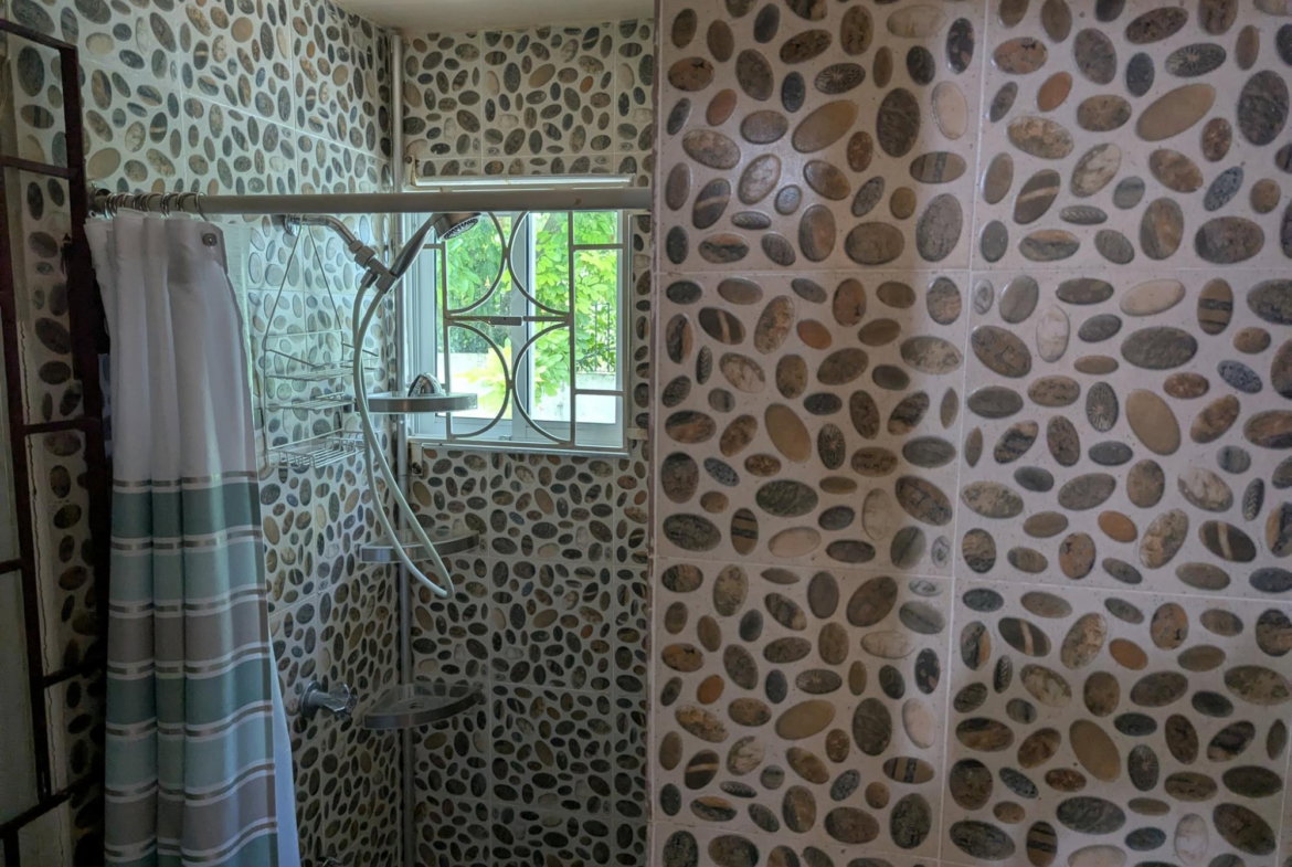 Fourth image of Olive Park, Santa Cruz in Santa Cruz, St. Elizabeth, Jamaica - property is For Sale
