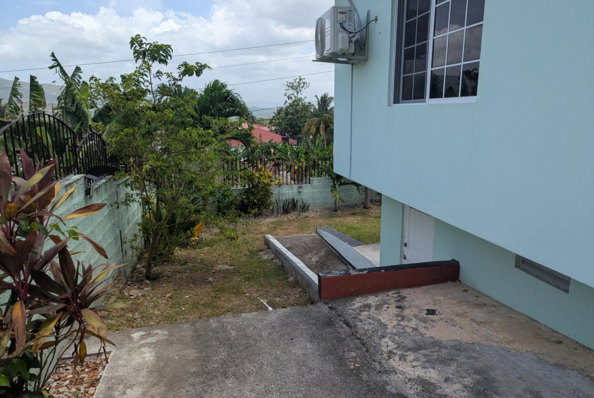 Fifth image of Olive Park, Santa Cruz in Santa Cruz, St. Elizabeth, Jamaica - property is For Sale