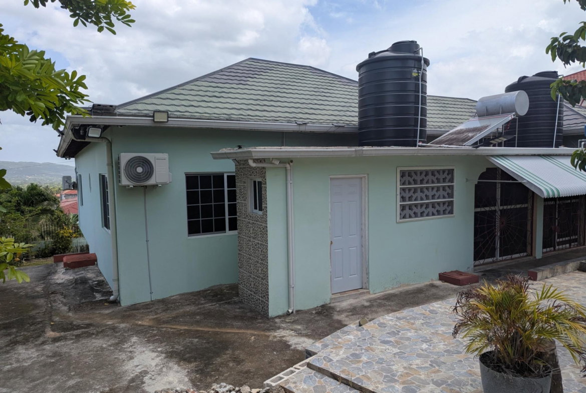 Sixth image of Olive Park, Santa Cruz in Santa Cruz, St. Elizabeth, Jamaica - property is For Sale