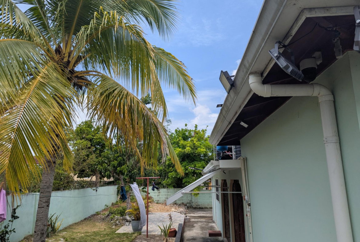 Ninth image of Olive Park, Santa Cruz in Santa Cruz, St. Elizabeth, Jamaica - property is For Sale