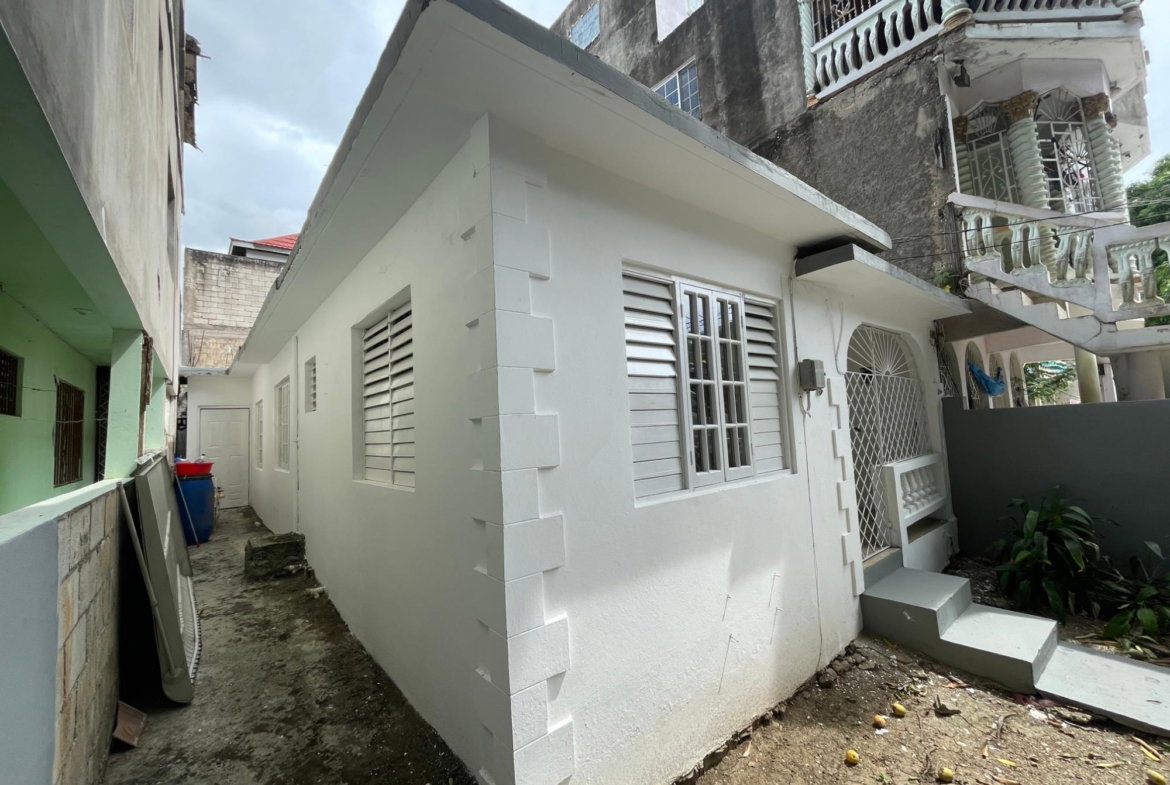 Third image of 812 Mango Circle in Catherine Hall, St. James, Jamaica - property is For Sale